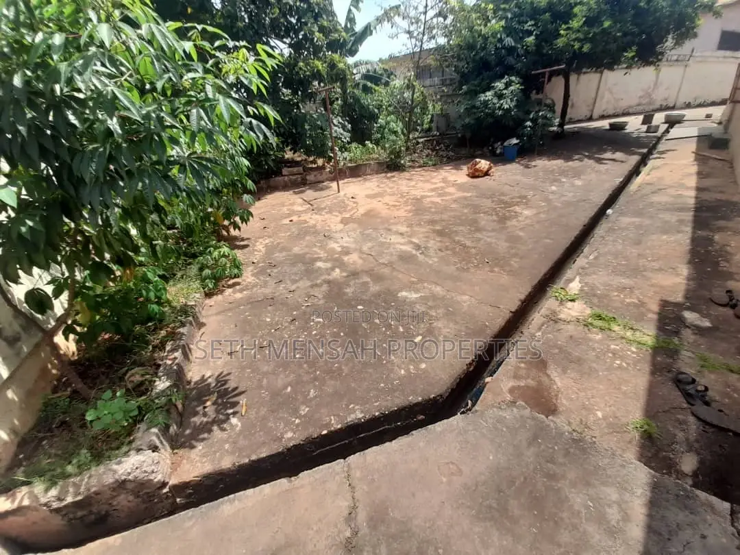5bdrm House in 5 Bedroom House for for Sale