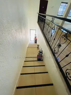 4bdrm House in Skm, Adjiriganor for Rent