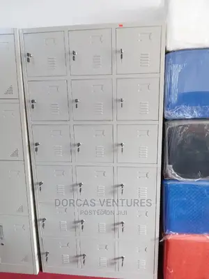 18 Doors Lockers