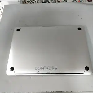 Macbook Pro 2020 Screen Forsale