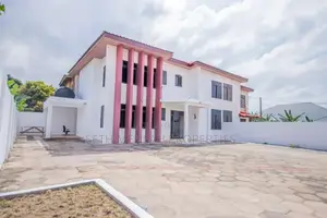 3bdrm House in Skm Property, Ashomang Estate for Sale