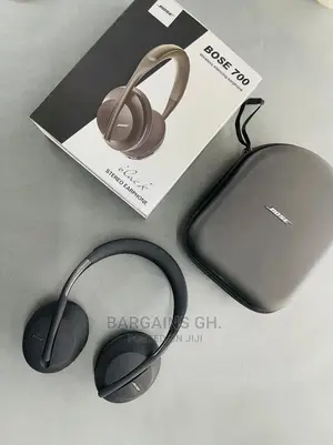 Bose 700 Wireless Headphone With Protective Pouch/Bag