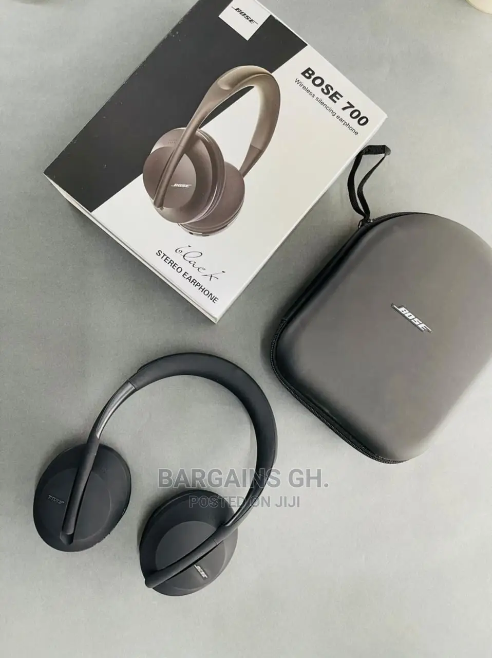 Bose 700 Wireless Headphone With Protective Pouch/Bag