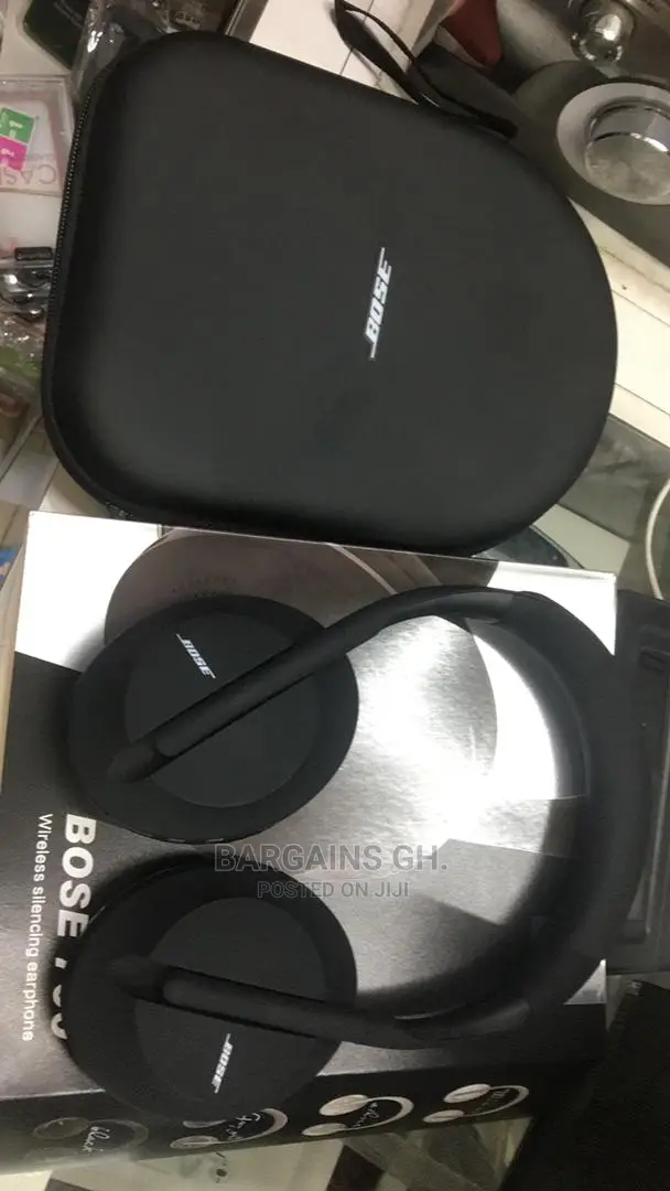 Bose 700 Wireless Headphone With Protective Pouch/Bag