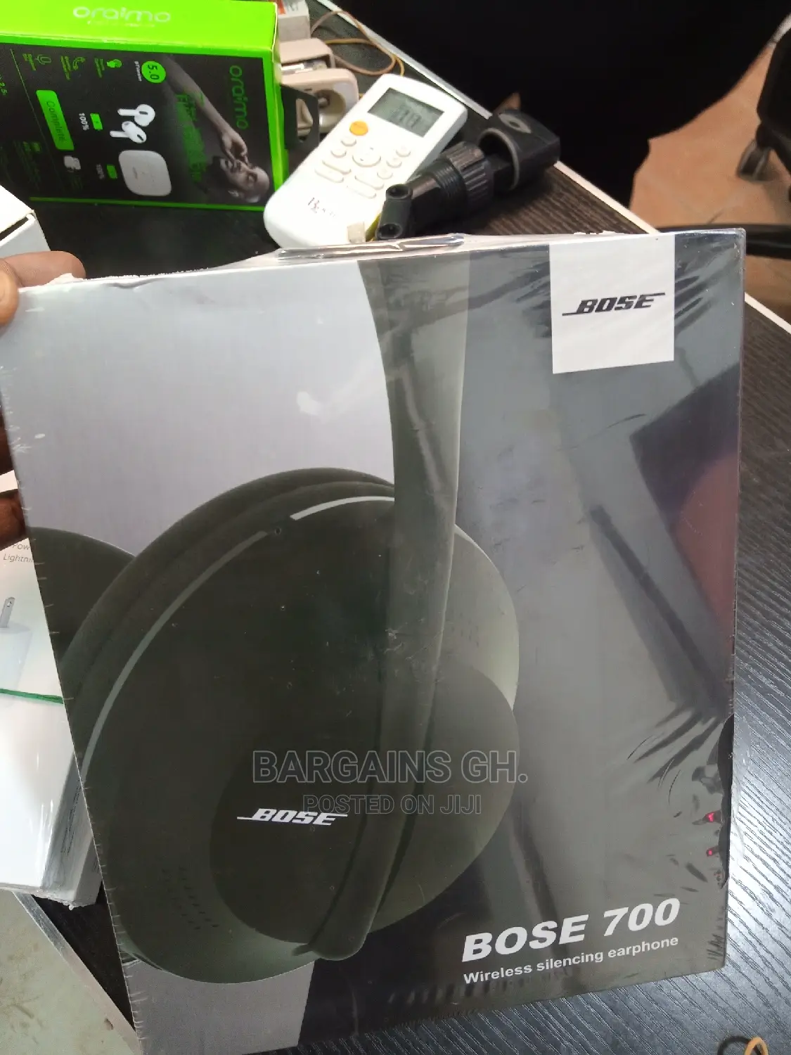 Bose 700 Wireless Headphone With Protective Pouch/Bag