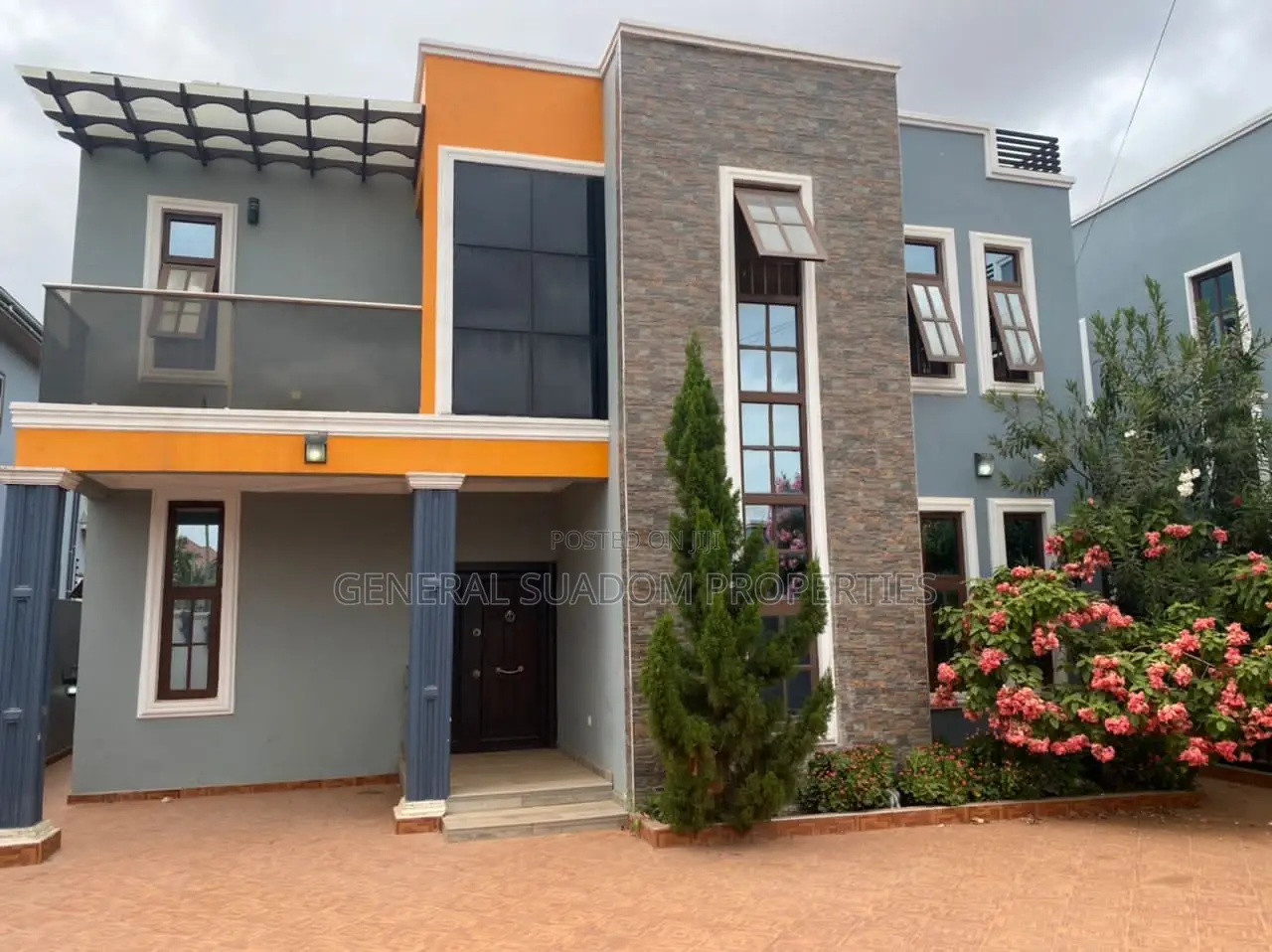 4bdrm Duplex in Suadom Properties, Baatsona Total for Rent