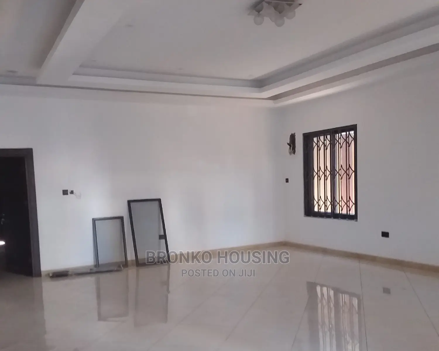 4bdrm Townhouse / Terrace in Bronko Housing, Manet Junction for Rent
