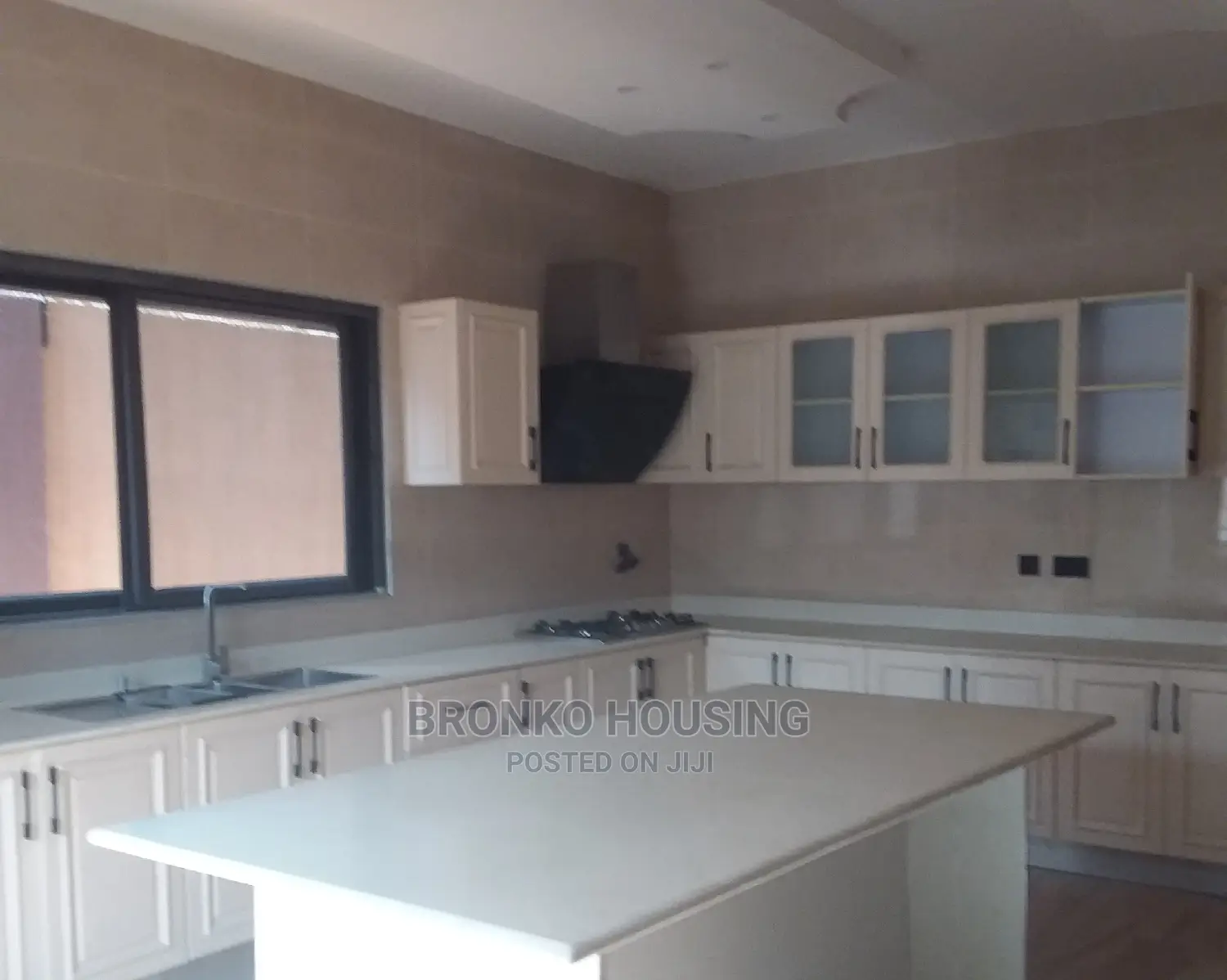 4bdrm Townhouse / Terrace in Bronko Housing, Manet Junction for Rent