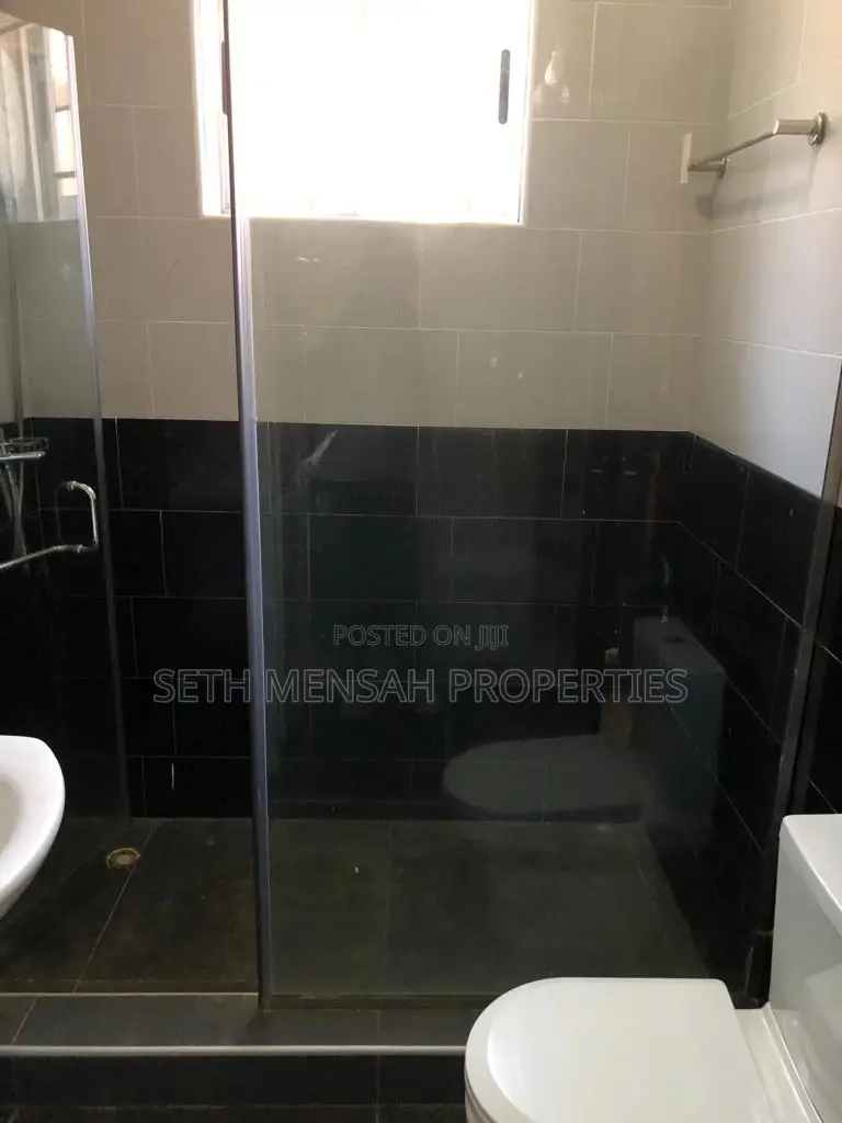 3bdrm House in Skm Property, Achimota for Rent