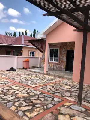 3bdrm House in Skm Property, Achimota for Rent