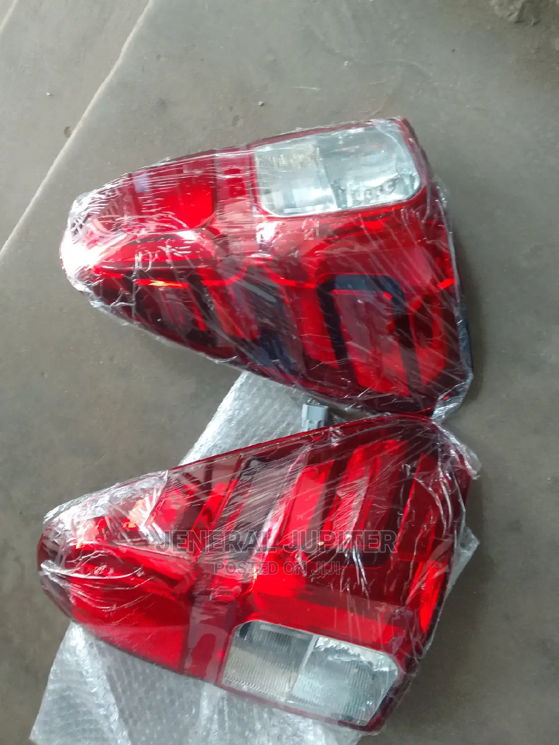Toyota Hilux/Vigo 2015/18 Tail Light Pair.