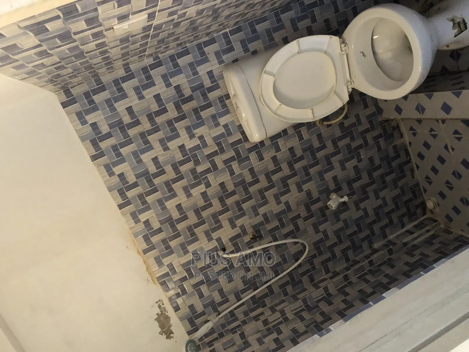 Wall and Gated Chamber and Hall Self Contained at Nungua