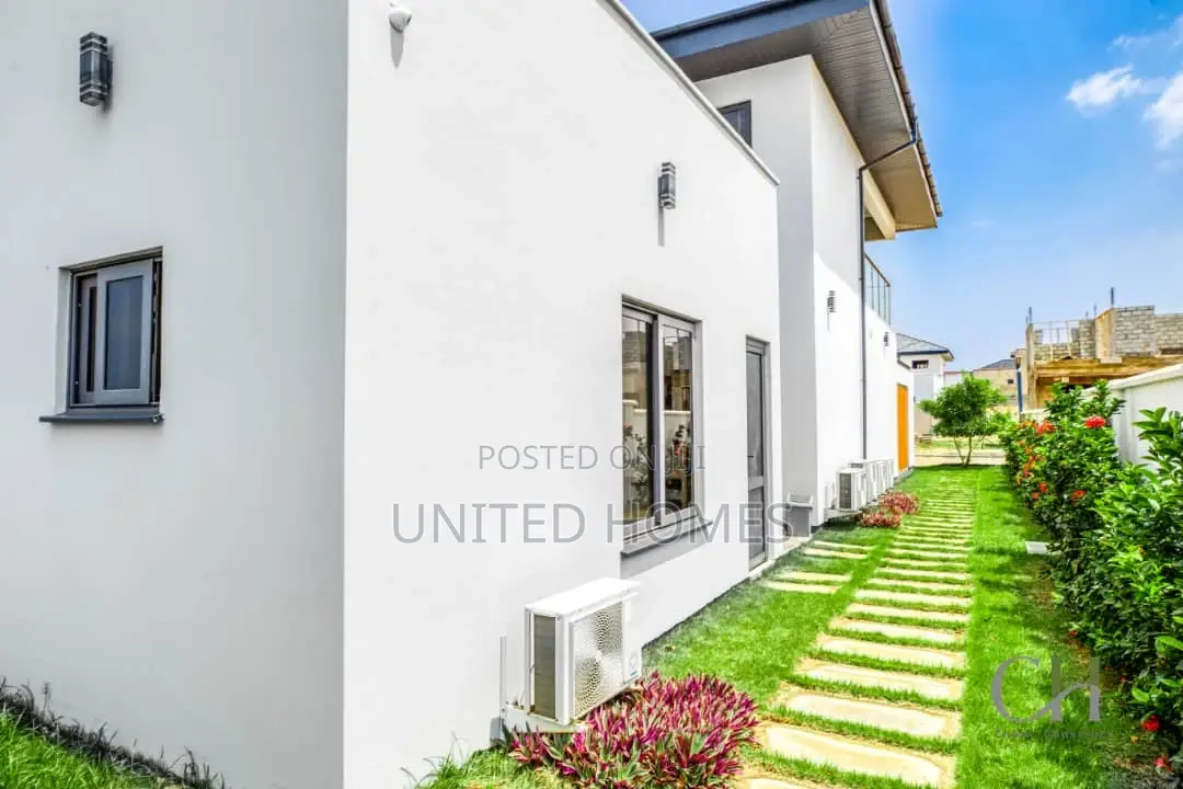 5bdrm House in Spintex for Sale