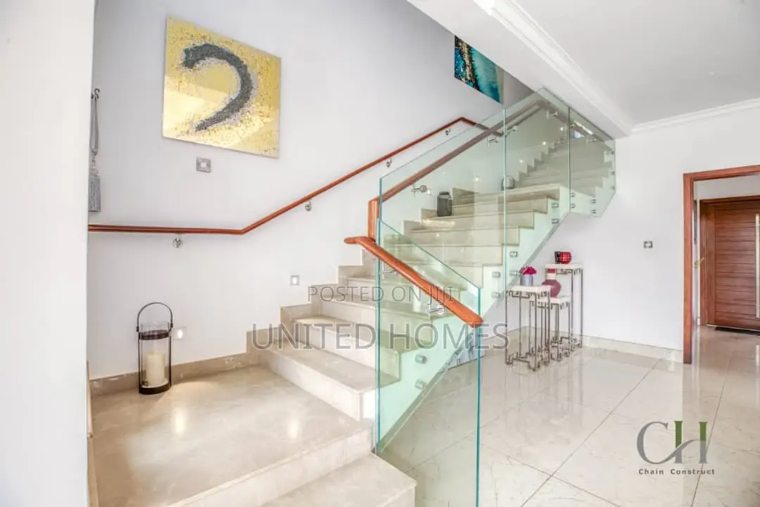 5bdrm House in Spintex for Sale