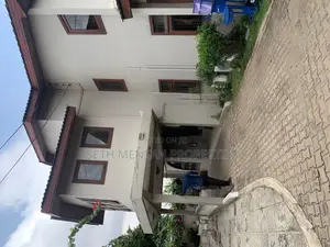 6bdrm House in Skm Property House, Achimota for Sale