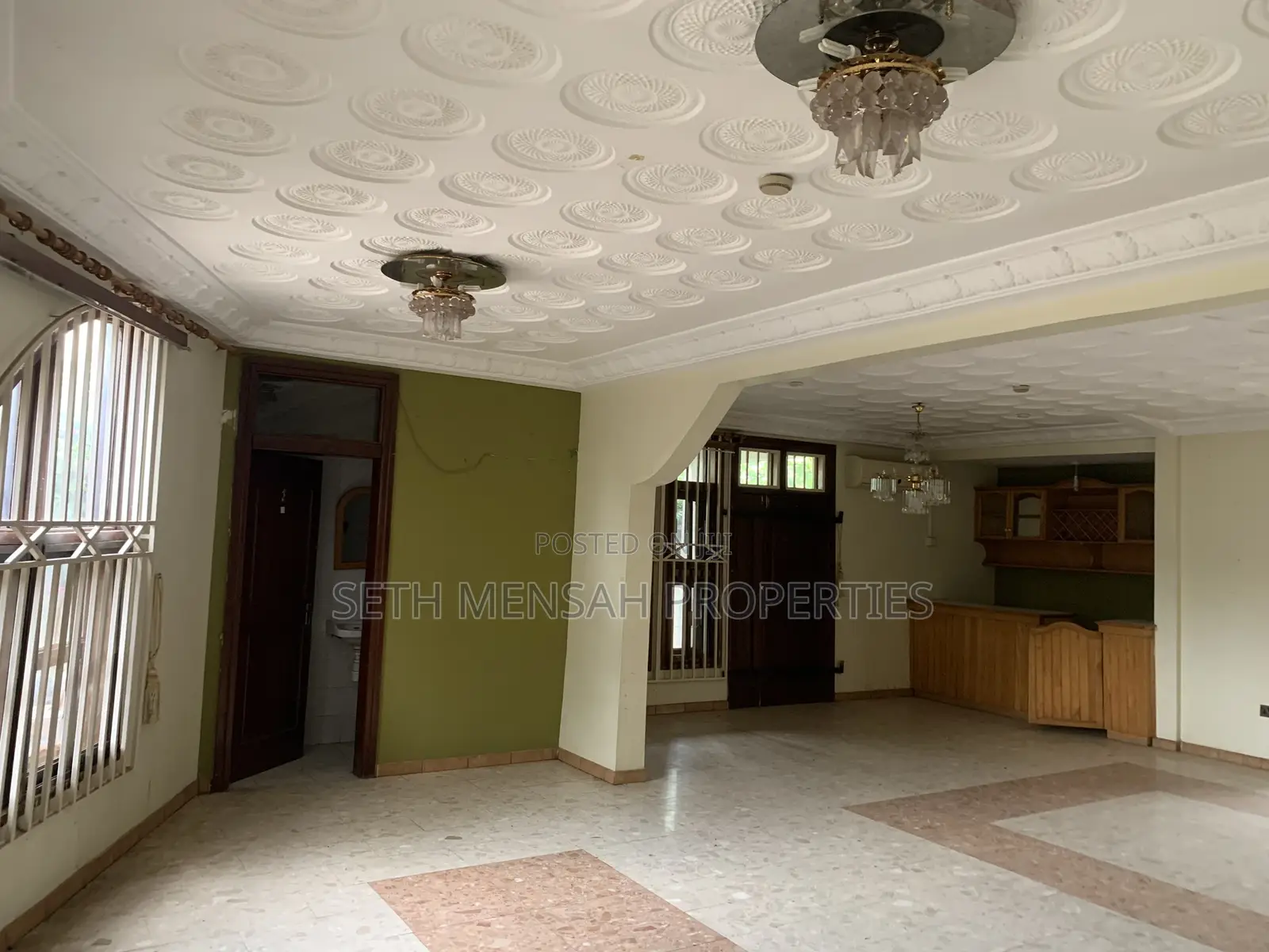 6bdrm House in Skm Property House, Achimota for Sale