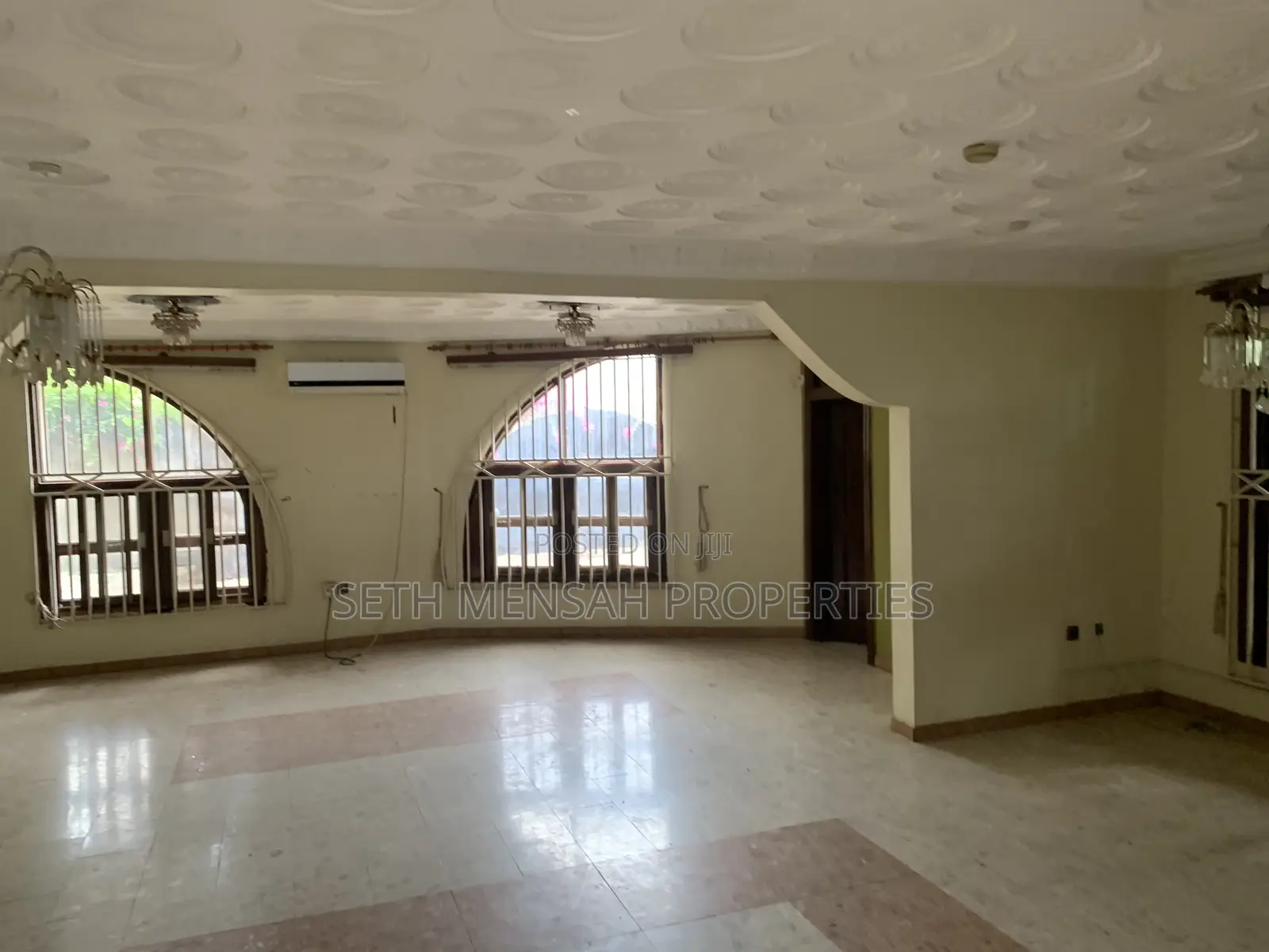 6bdrm House in Skm Property House, Achimota for Sale