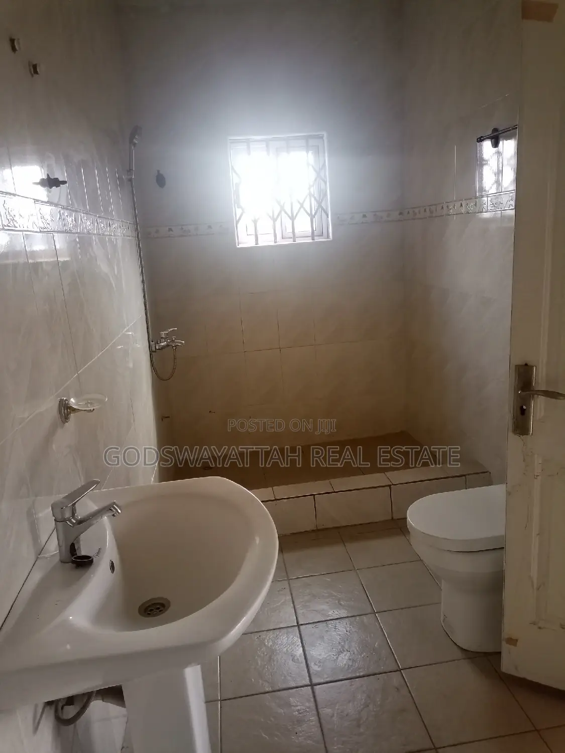 4bdrm House in East Legon for rent