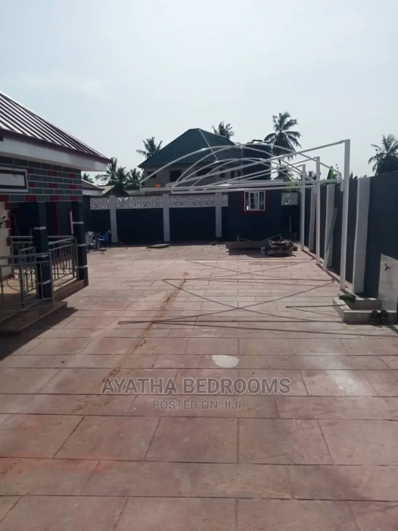 4bdrm House in Ayathar Bedroom, Teshie for Rent