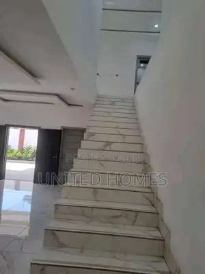 6bdrm House in East Legon for Sale