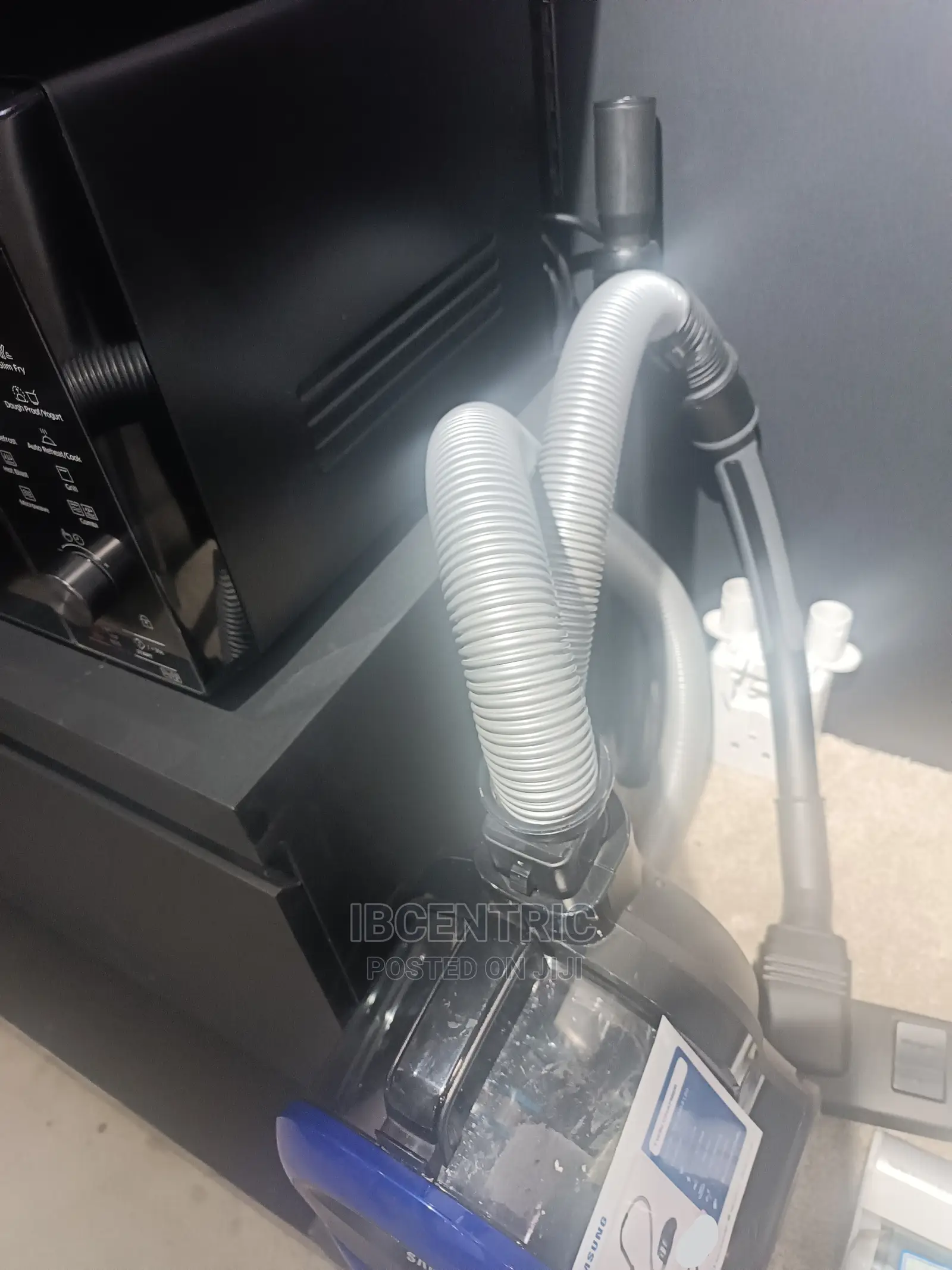 Samsung 370 Watts Canister Bagless Vacuum Cleaner