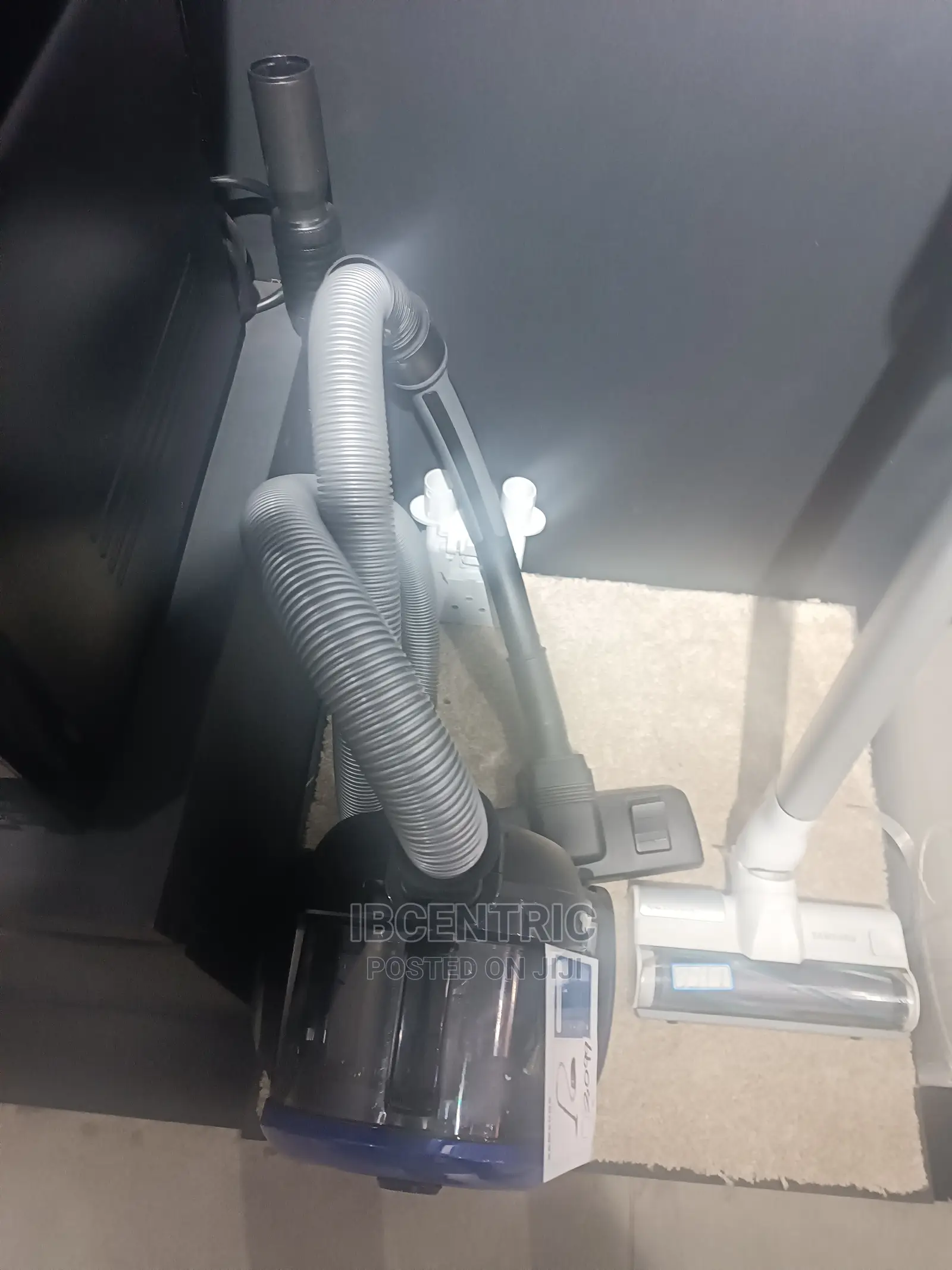 Samsung 370 Watts Canister Bagless Vacuum Cleaner