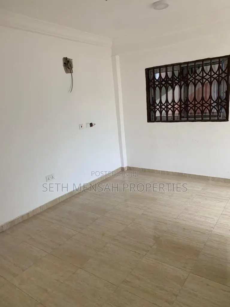 7bdrm House in Skm Property For, Achimota for Sale