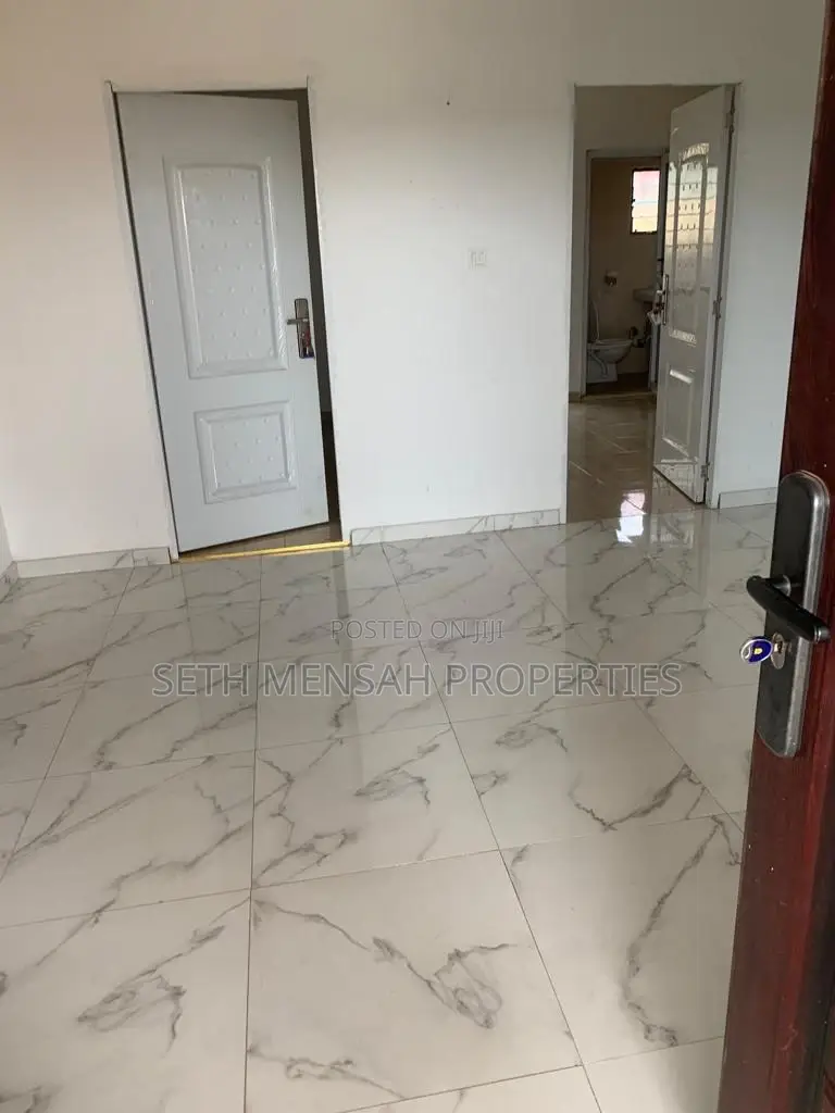 7bdrm House in Skm Property For, Achimota for Sale
