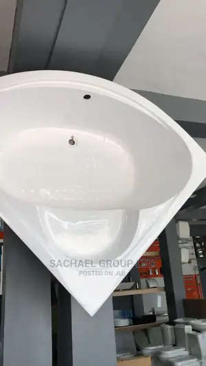 Corner Bath With Panel
