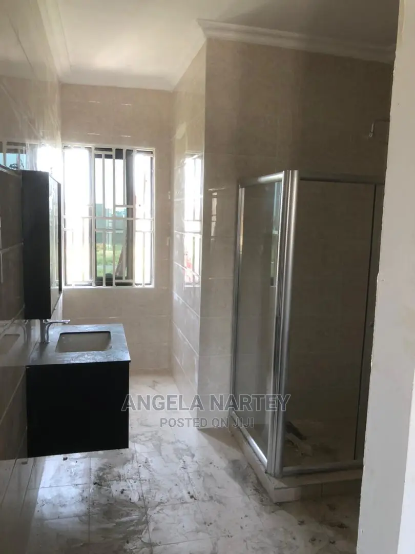3bdrm House in Sakumono, Accra Metropolitan for Sale