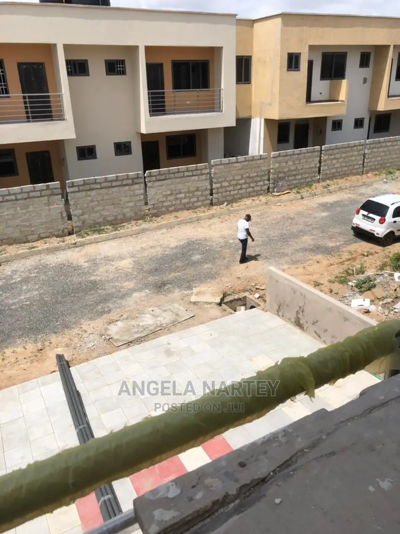3bdrm House in Sakumono, Accra Metropolitan for Sale