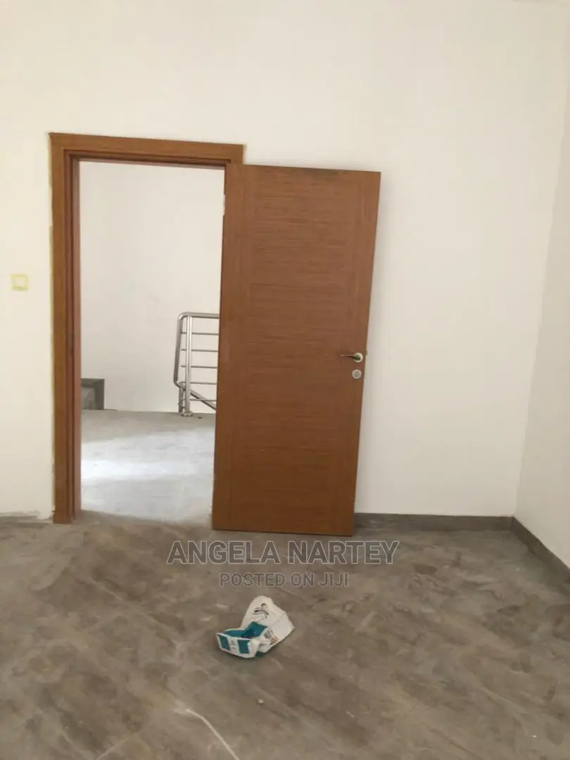 3bdrm House in Sakumono, Accra Metropolitan for Sale