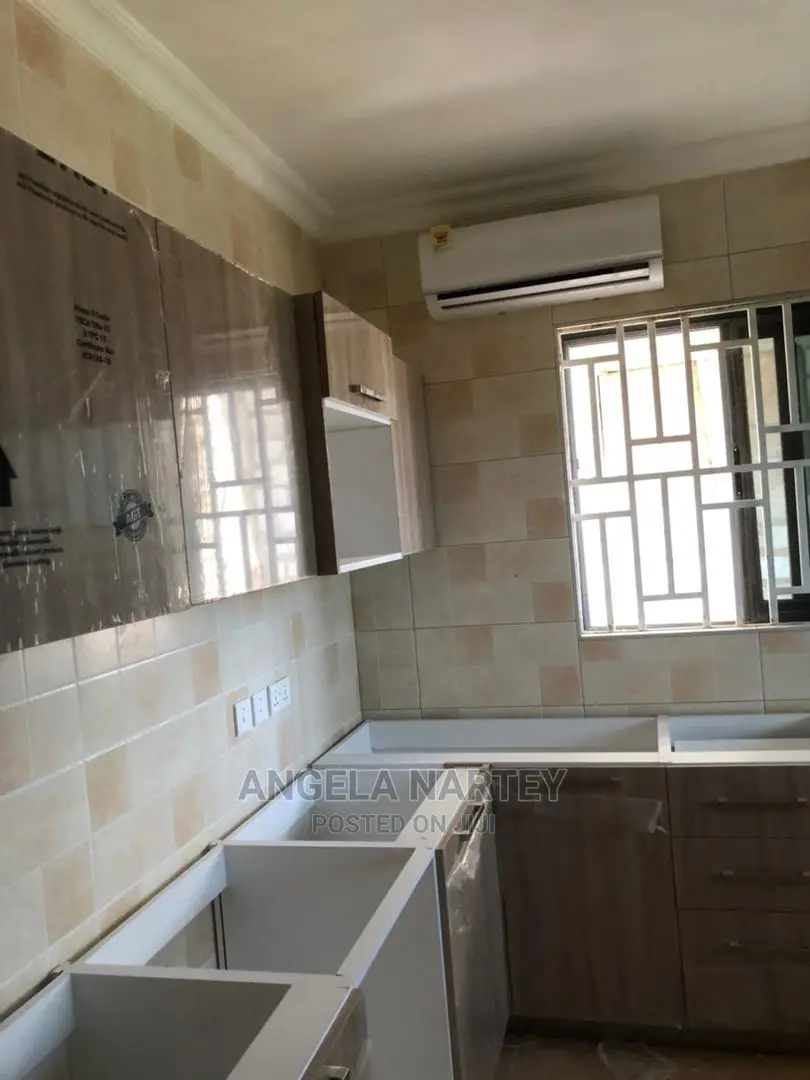 3bdrm House in Sakumono, Accra Metropolitan for Sale