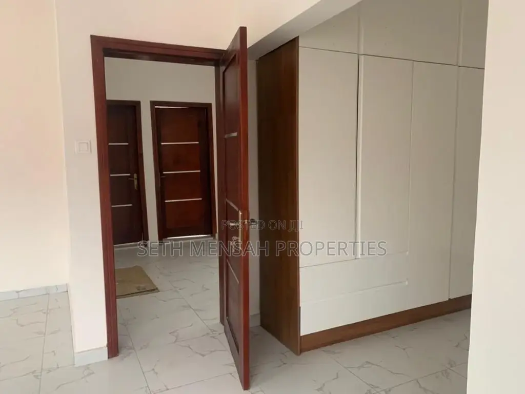 4bdrm House in 4 Bedroom House for for Sale