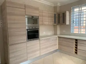 4bdrm House in 4 Bedroom House for for Sale