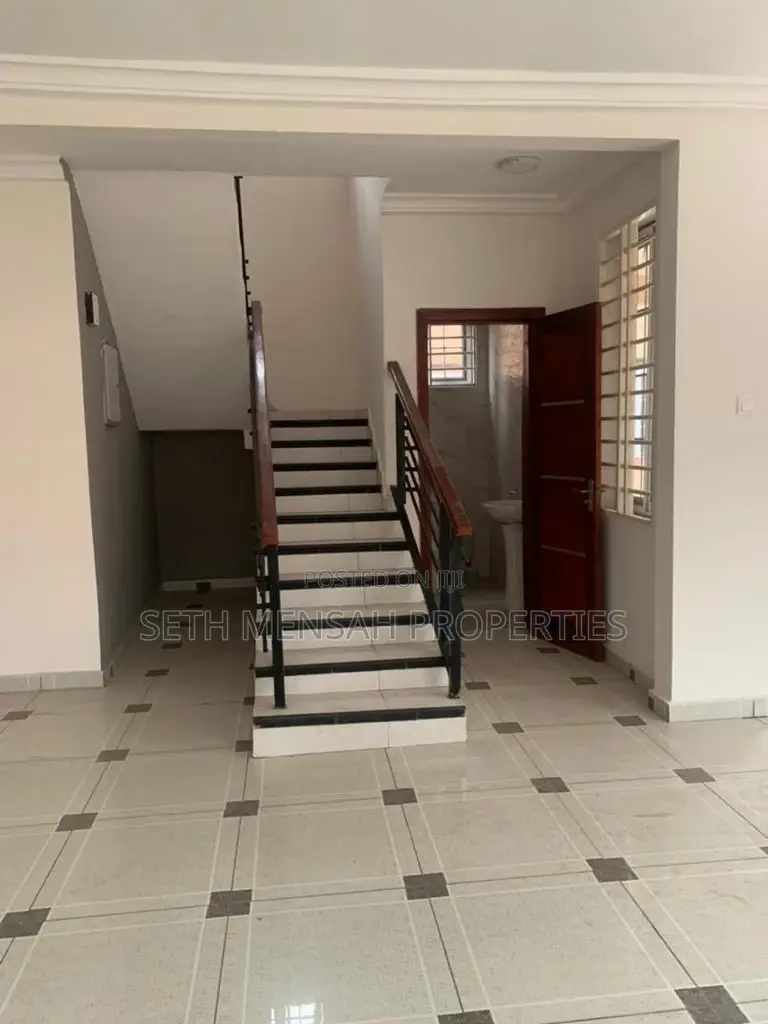 4bdrm House in 4 Bedroom House for for Sale