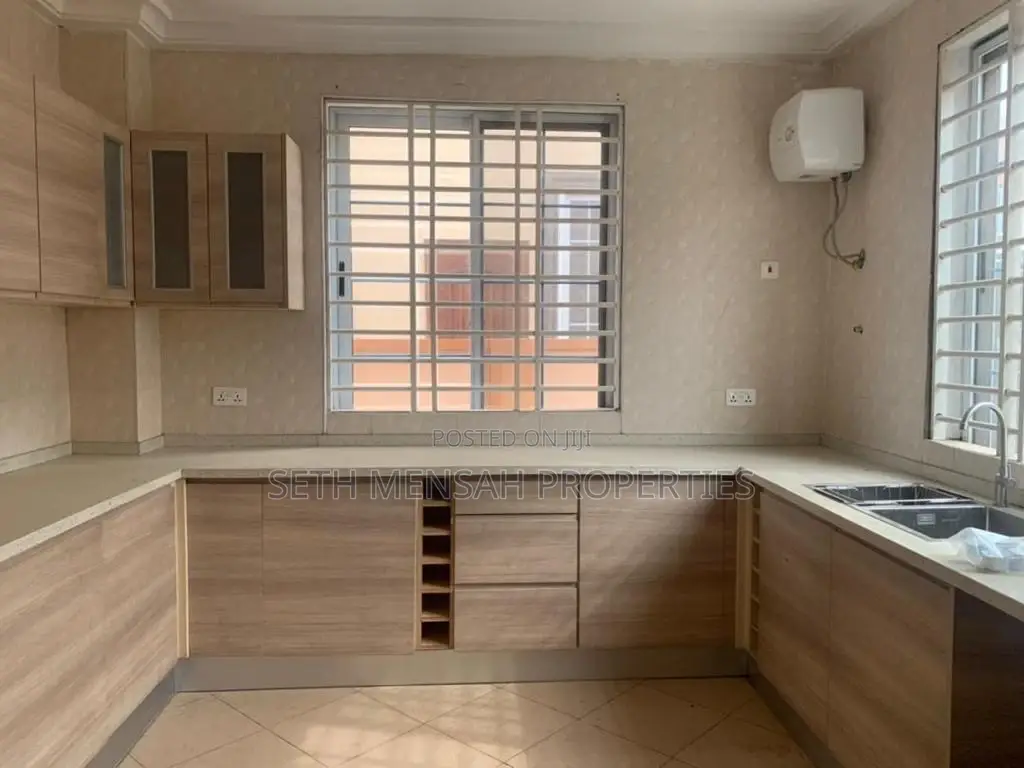 4bdrm House in 4 Bedroom House for for Sale