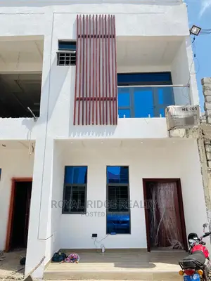 2bdrm Duplex in East Legon School, Accra Metropolitan for sale