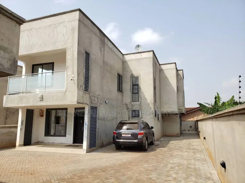 4bdrm House in Suadom Properties, Barrier for Sale