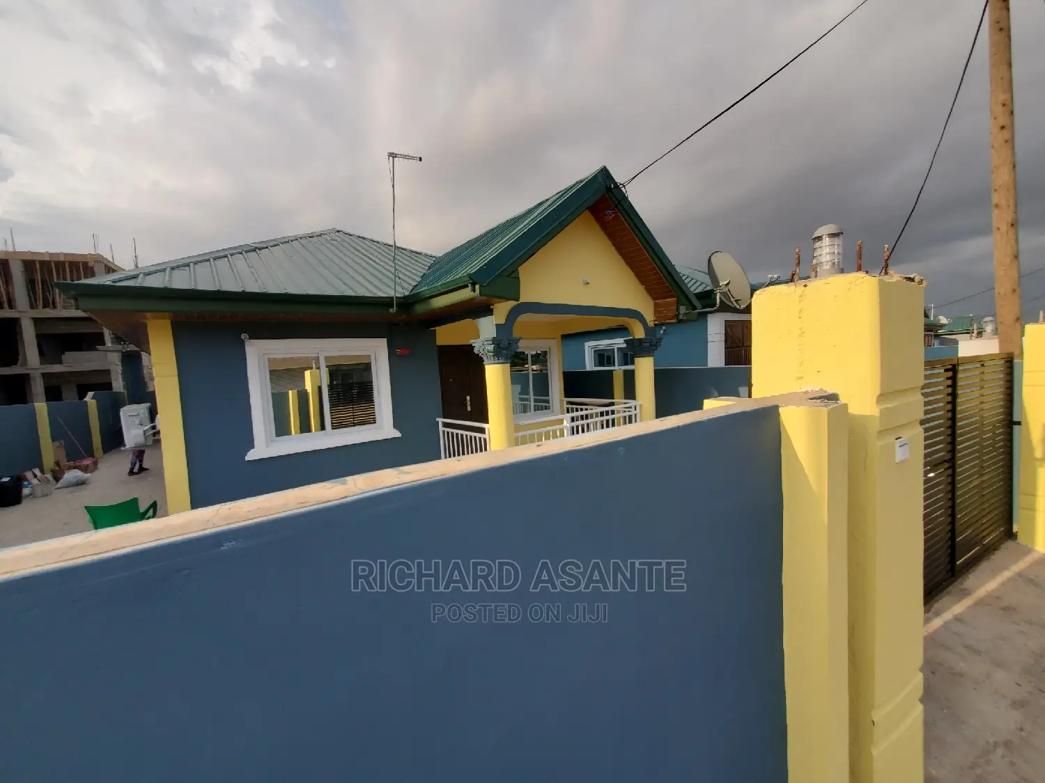 Beautiful 2-Bedroom Self Compound Short Stay at Pokuase