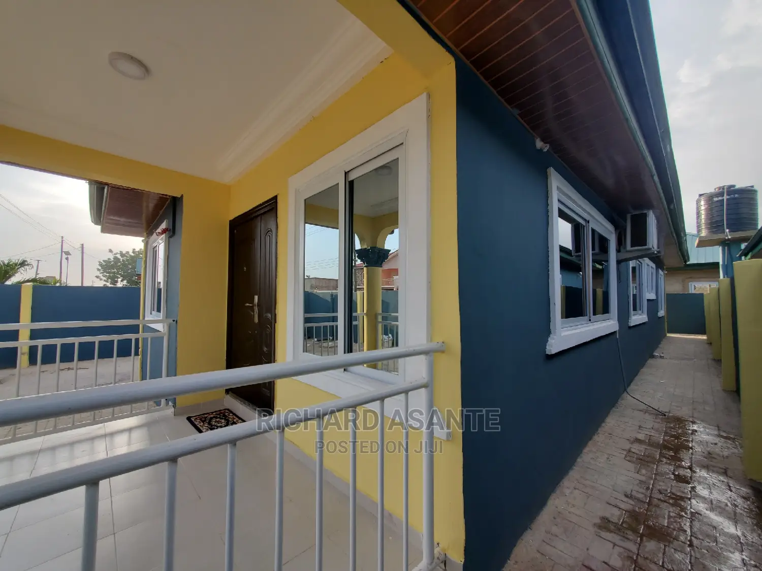 Beautiful 2-Bedroom Self Compound Short Stay at Pokuase
