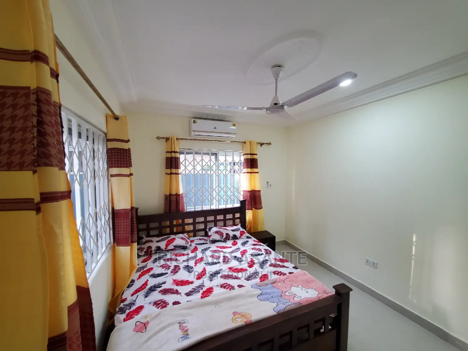 Beautiful 2-Bedroom Self Compound Short Stay at Pokuase