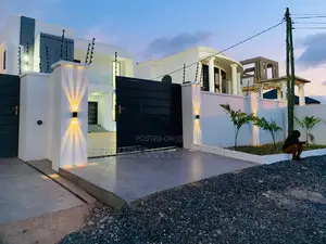 4bdrm House in 4 Bedroom House for for Sale