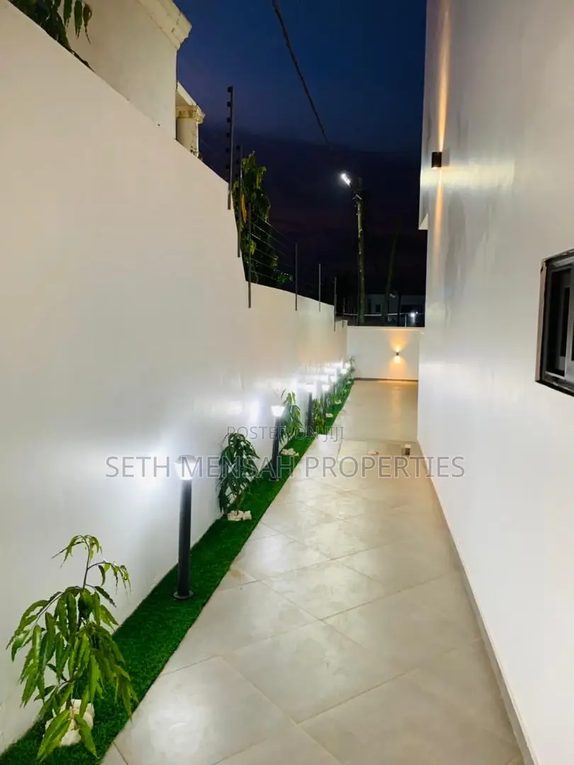 4bdrm House in 4 Bedroom House for for Sale