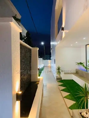4bdrm House in 4 Bedroom House for for Sale