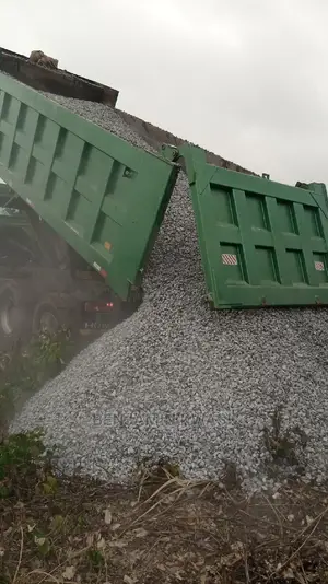 Chippings and Dust Suplyer