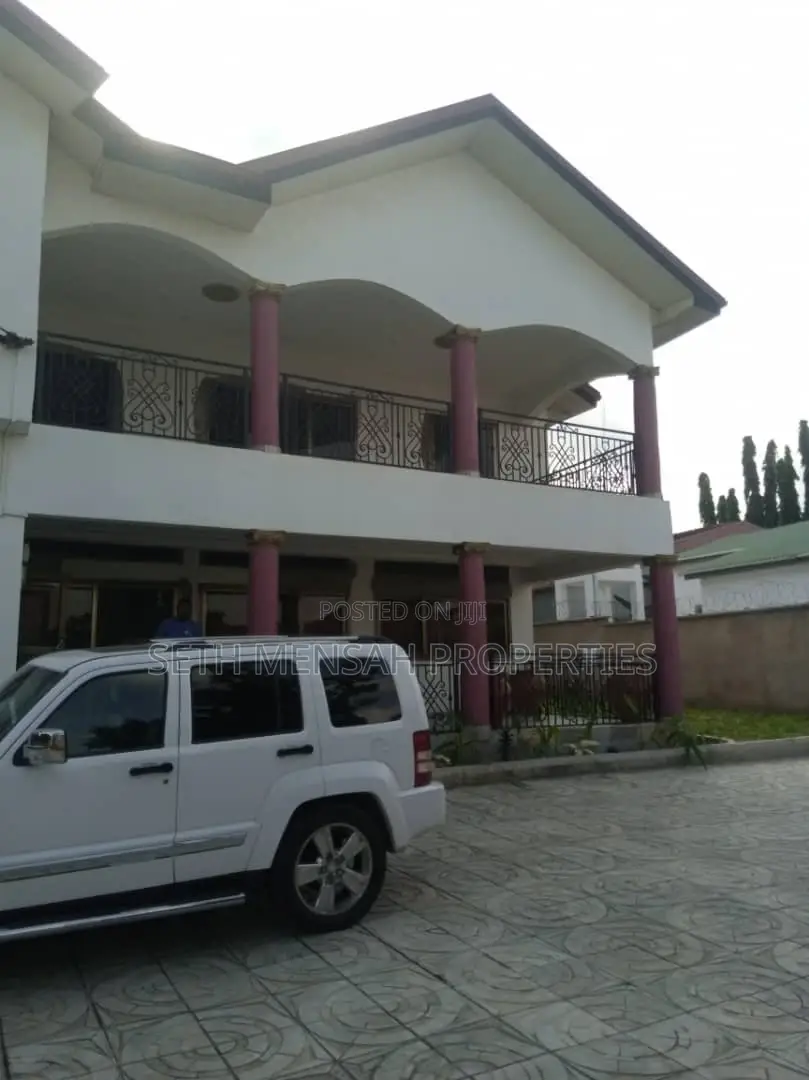 Furnished 8bdrm House in 8 Bedroom Full, West Legon for Rent