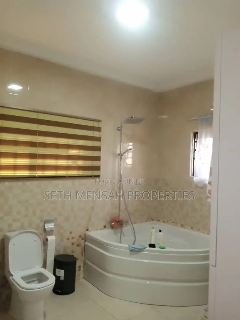 Furnished 8bdrm House in 8 Bedroom Full, West Legon for Rent