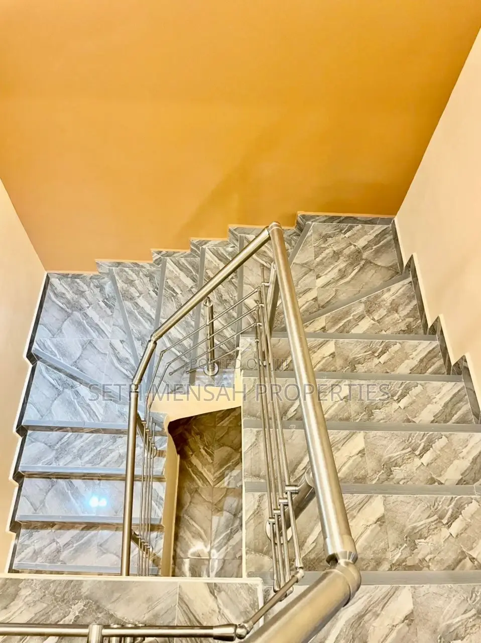Furnished 4bdrm House in 4 Bedroom House Full, West Legon for Rent
