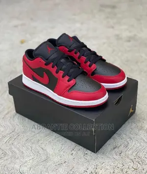 Air Jordan 1 Low Bred Reverse